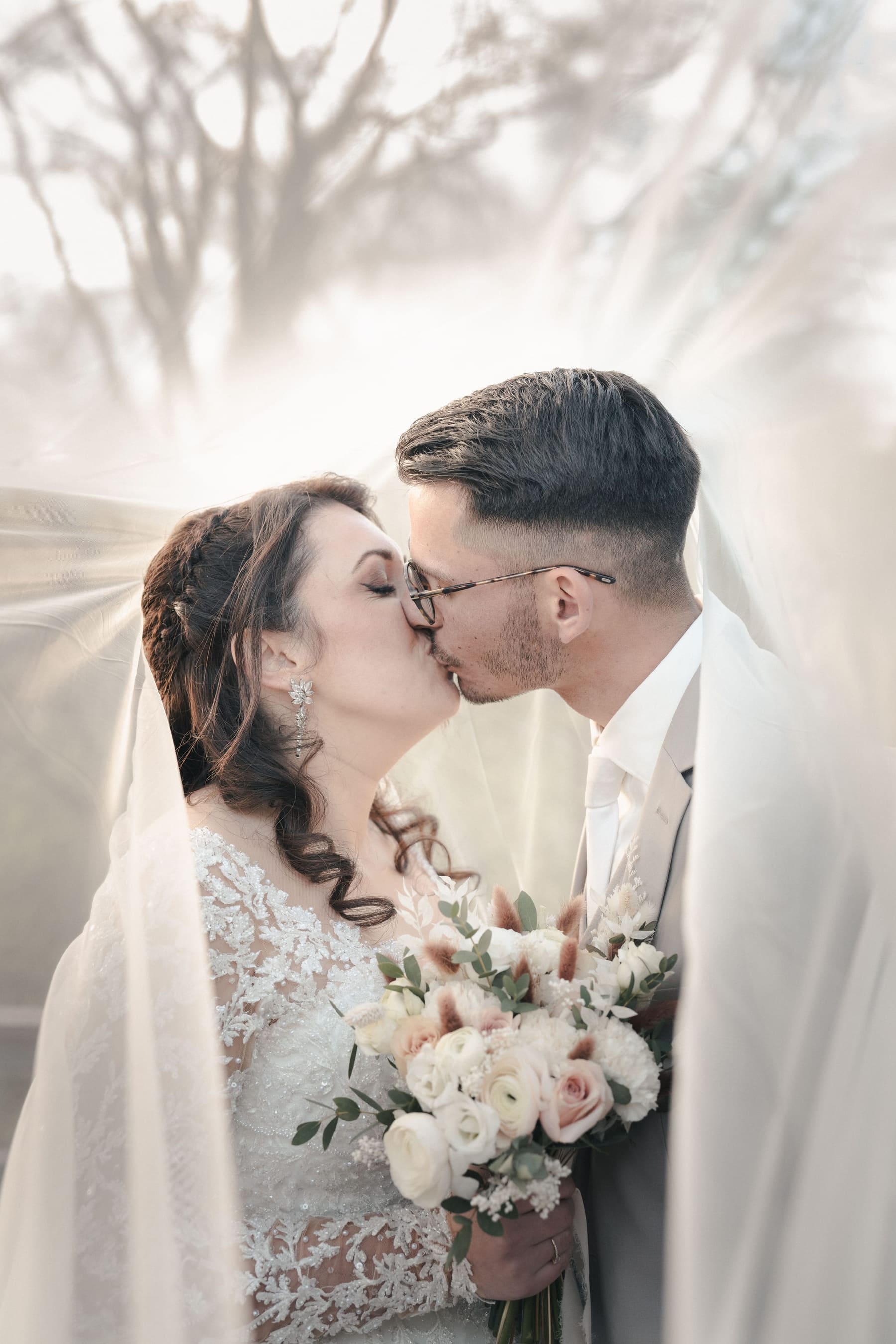 Couple sous un voile